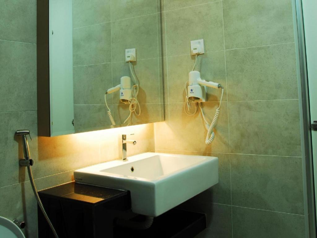 Lf Hotel Tapah Экстерьер фото