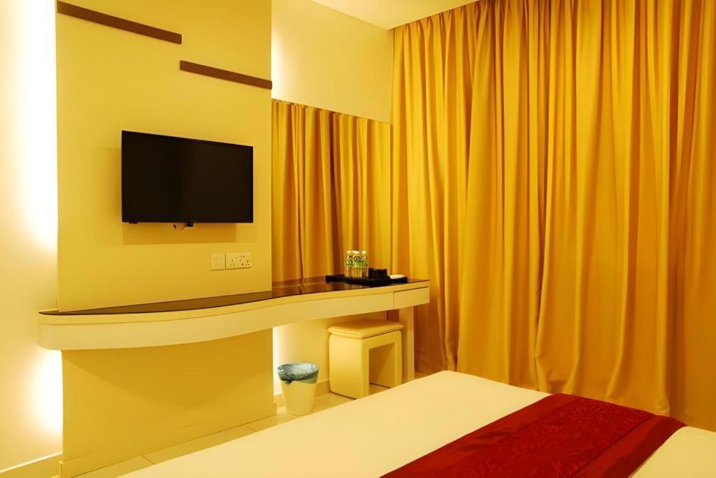 Lf Hotel Tapah Экстерьер фото